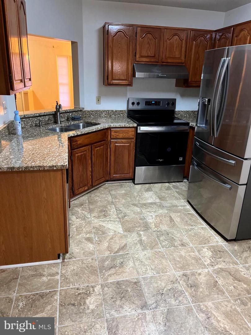 33 Hiddencreek Ct Property Photo 4