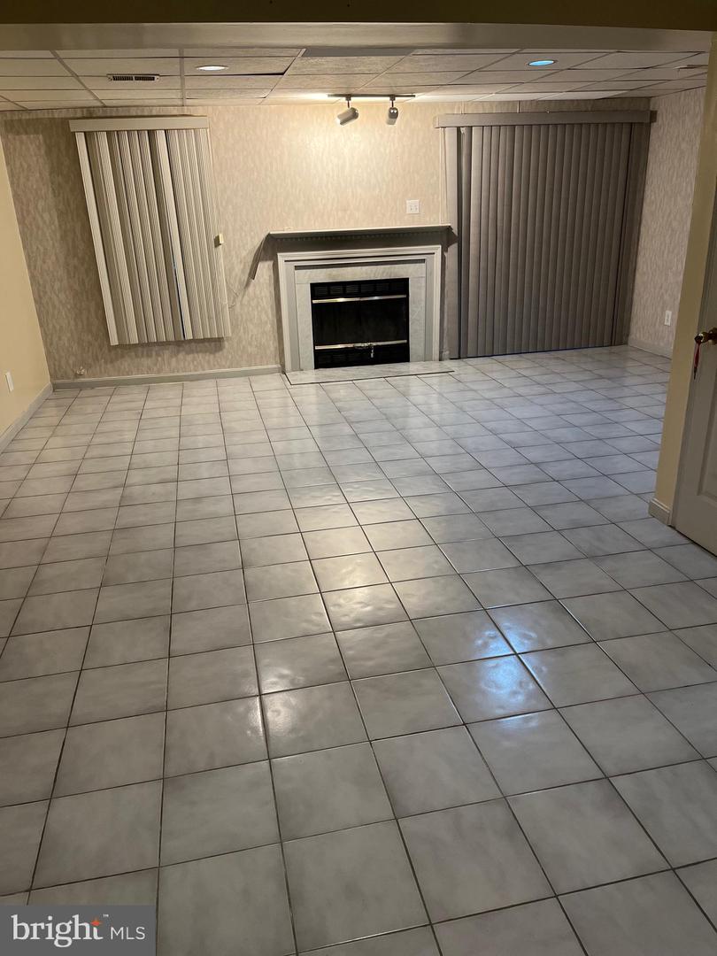 33 Hiddencreek Ct Property Photo 13