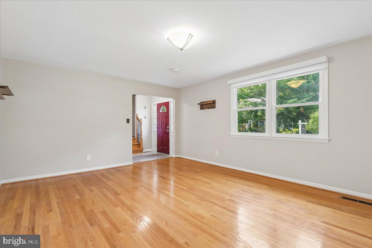 535 Dunkirk Rd Property Photo 6