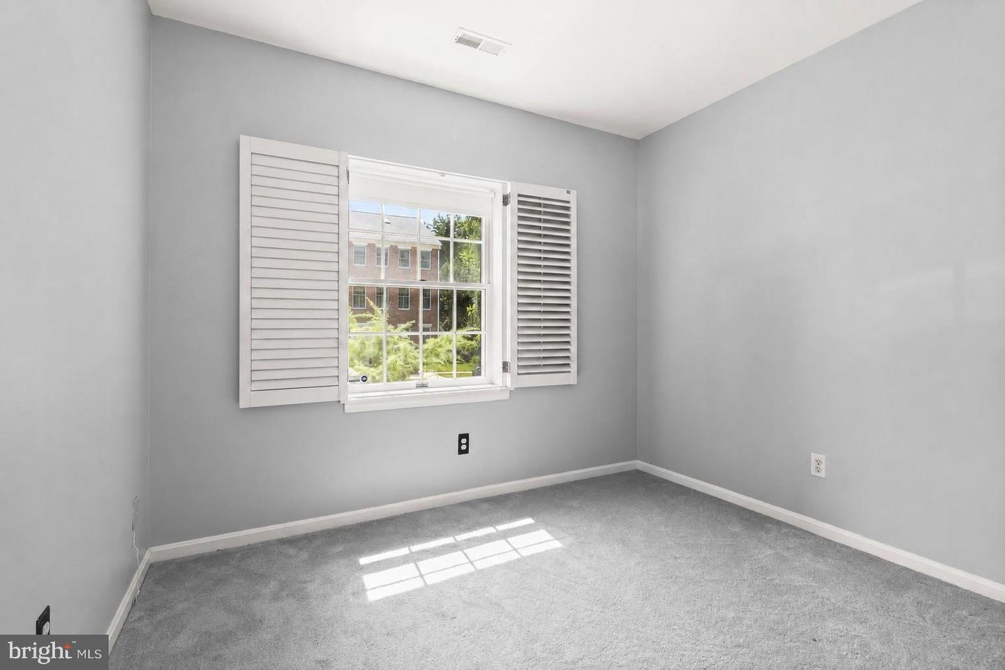 16 Hewetson Ct Property Photo 39