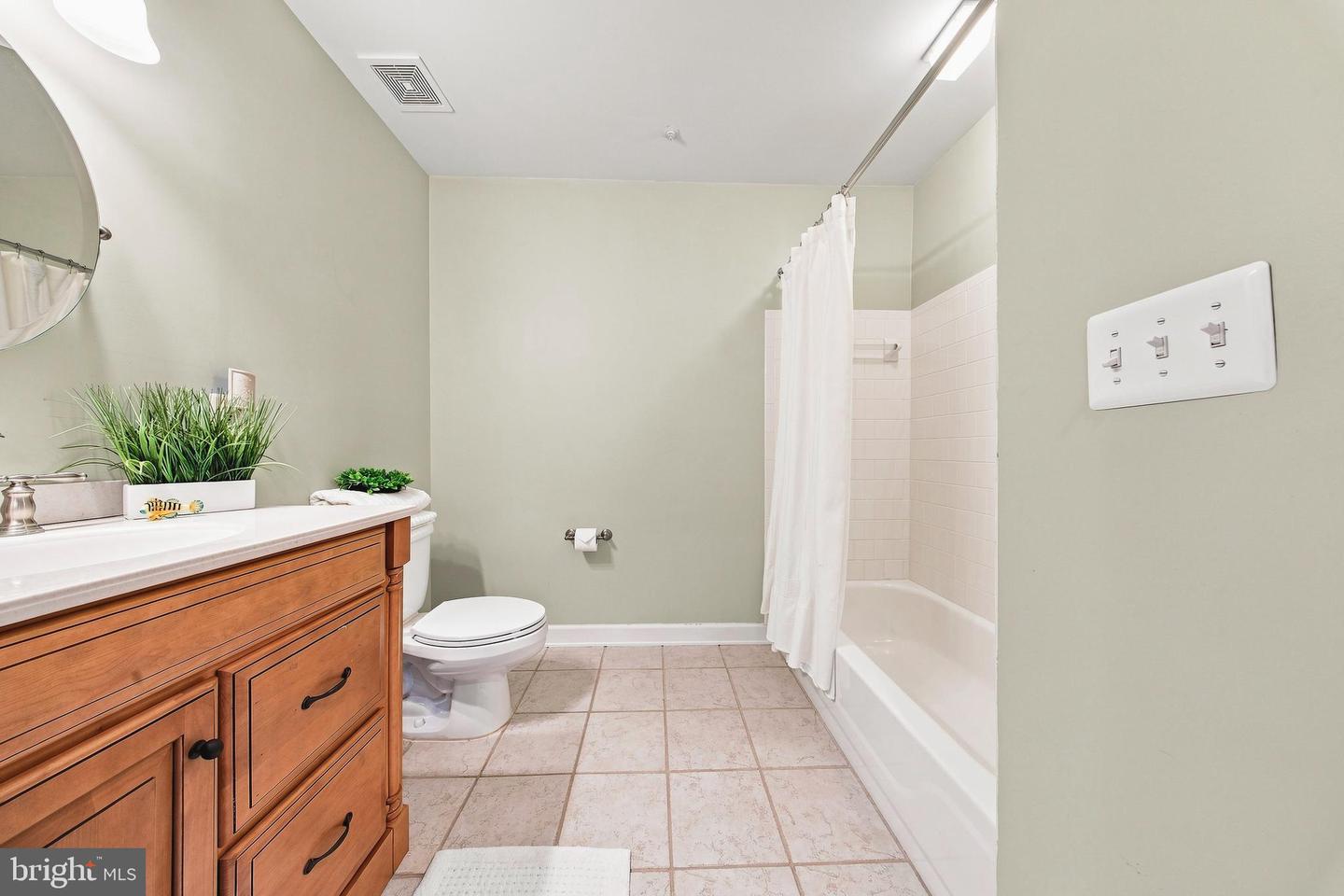 12103 Tullamore Ct #301 Property Photo 18