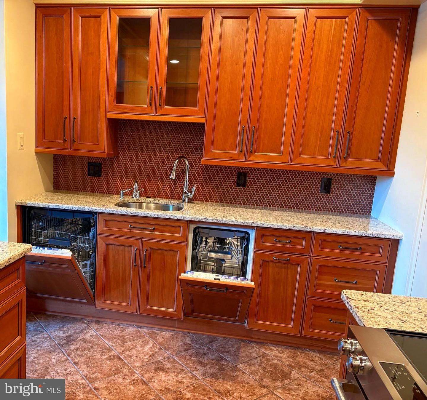 11 Slade Ave #308 Property Photo 7