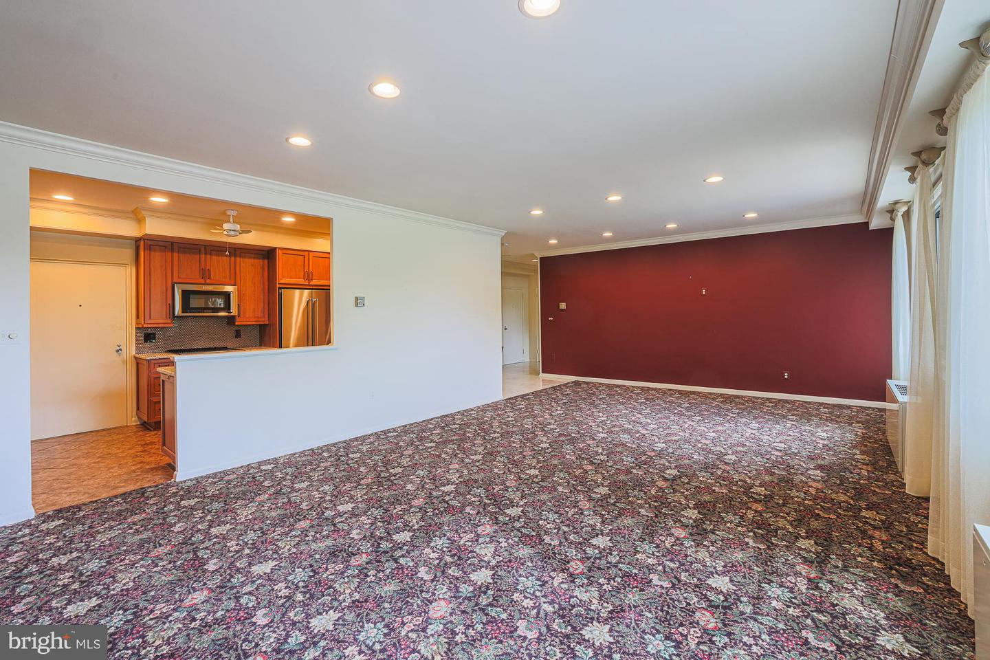 11 Slade Ave #308 Property Photo 10