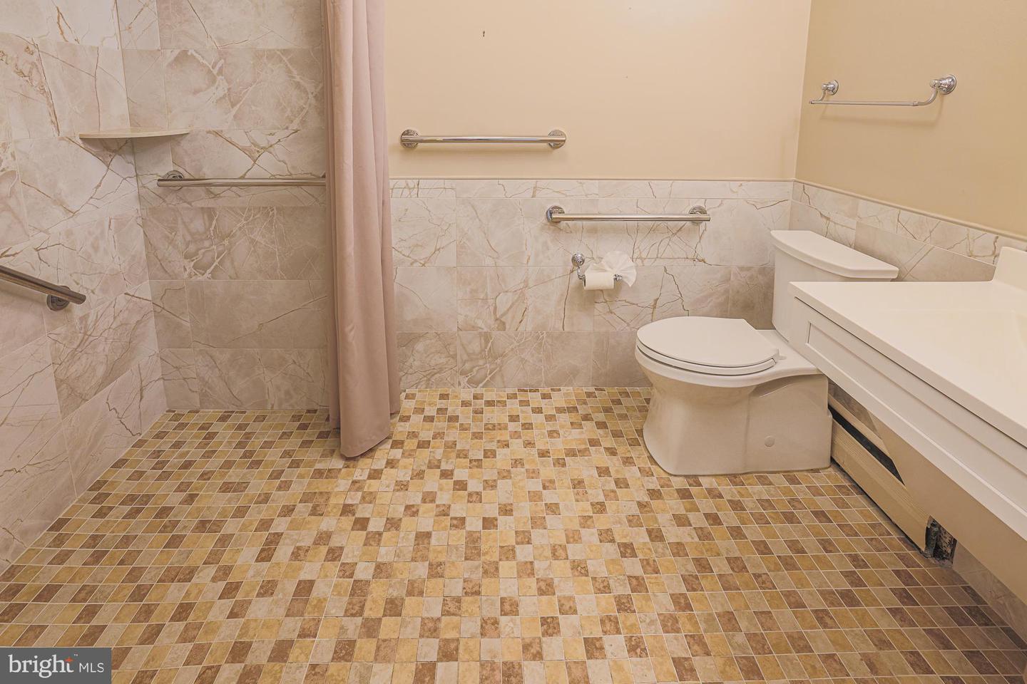 11 Slade Ave #308 Property Photo 15