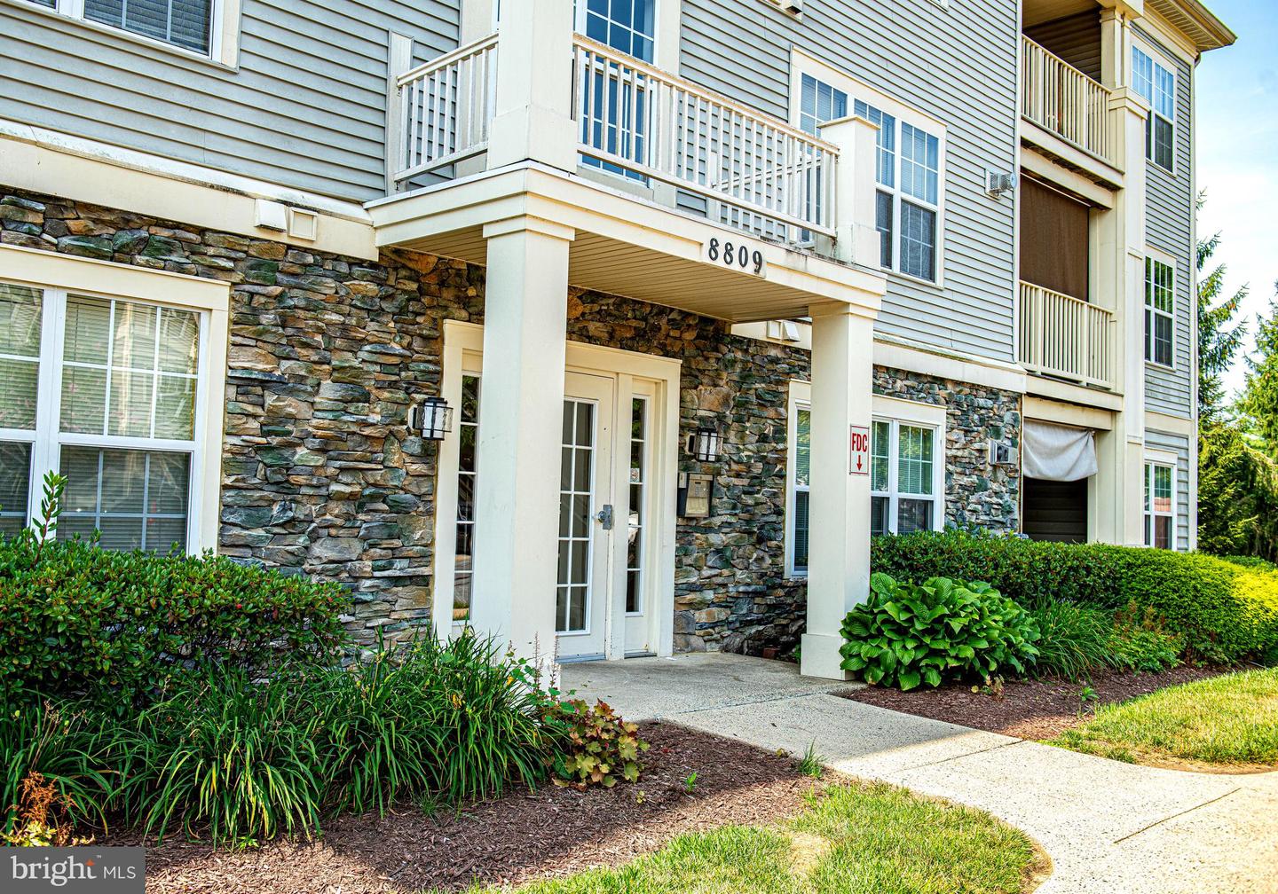 8809 Stone Ridge Cir #103 Property Photo 4