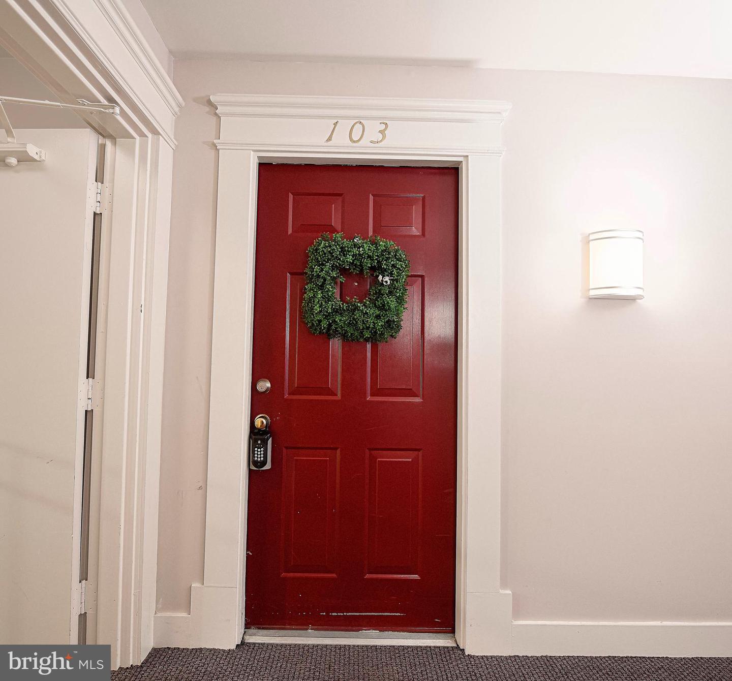 8809 Stone Ridge Cir #103 Property Photo 6