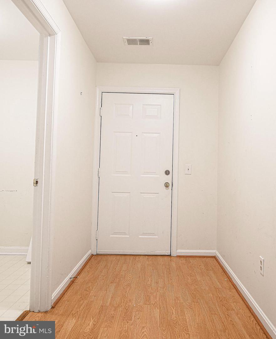 8809 Stone Ridge Cir #103 Property Photo 7