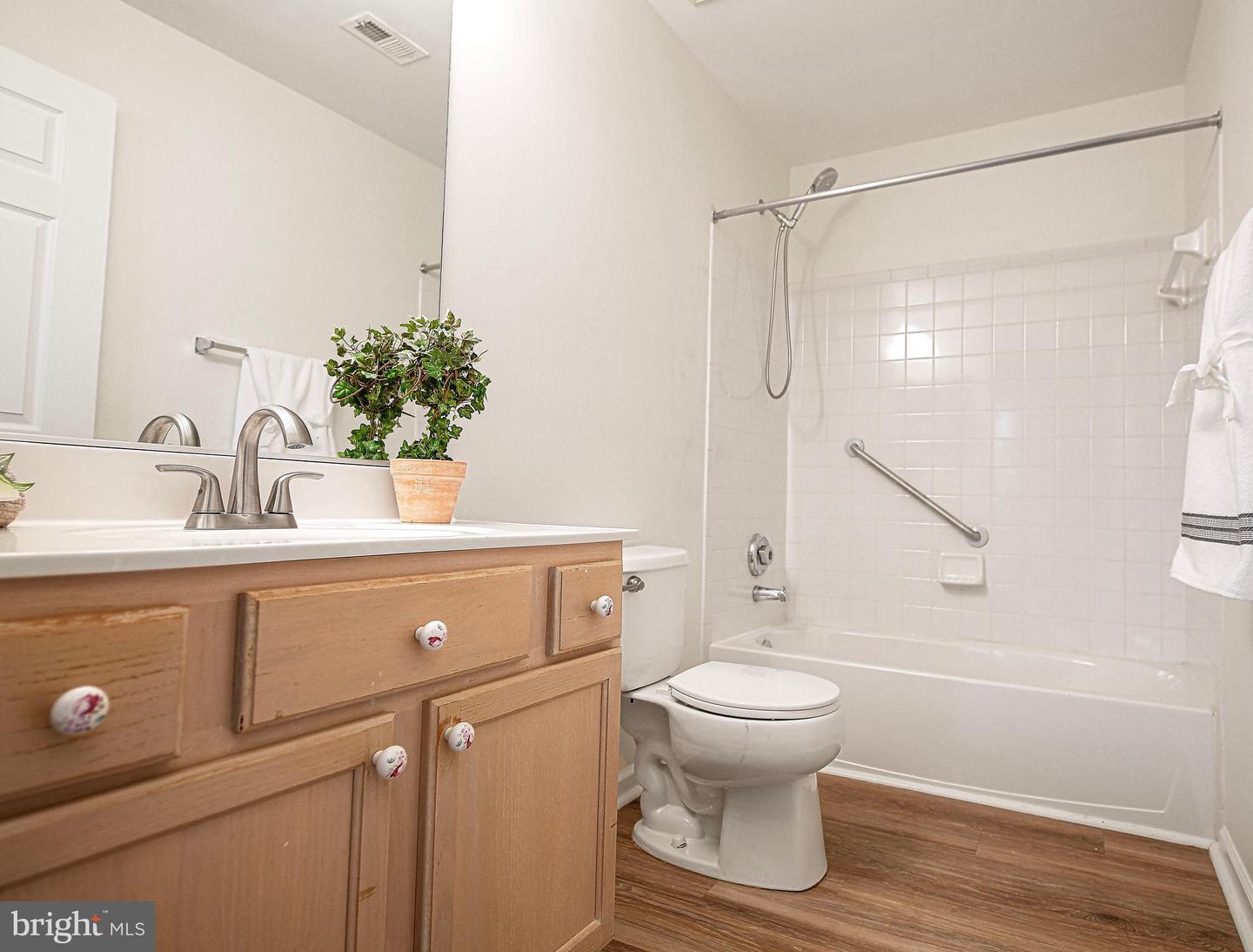 8809 Stone Ridge Cir #103 Property Photo 30