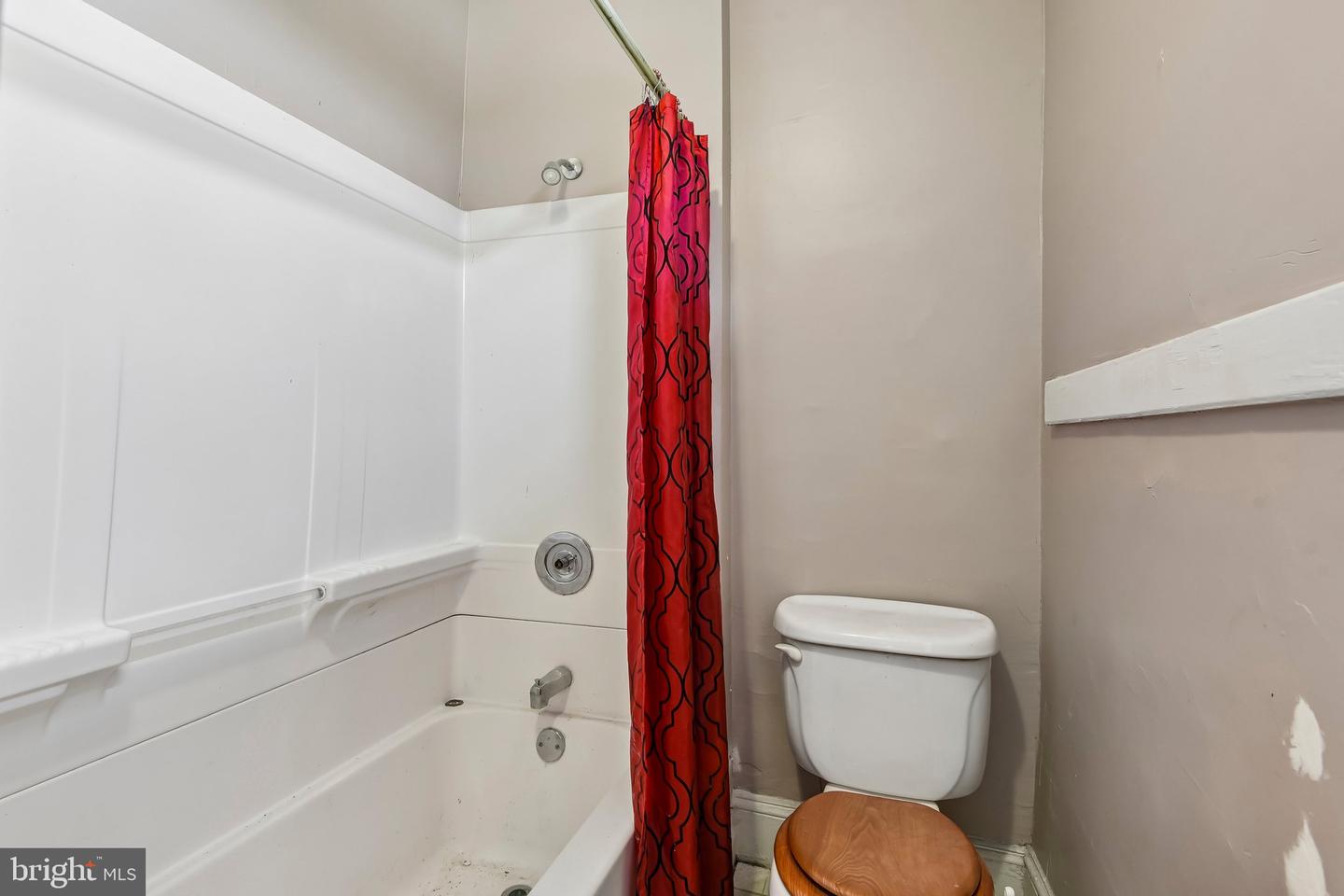 6500 Windsor Mill Property Photo 13