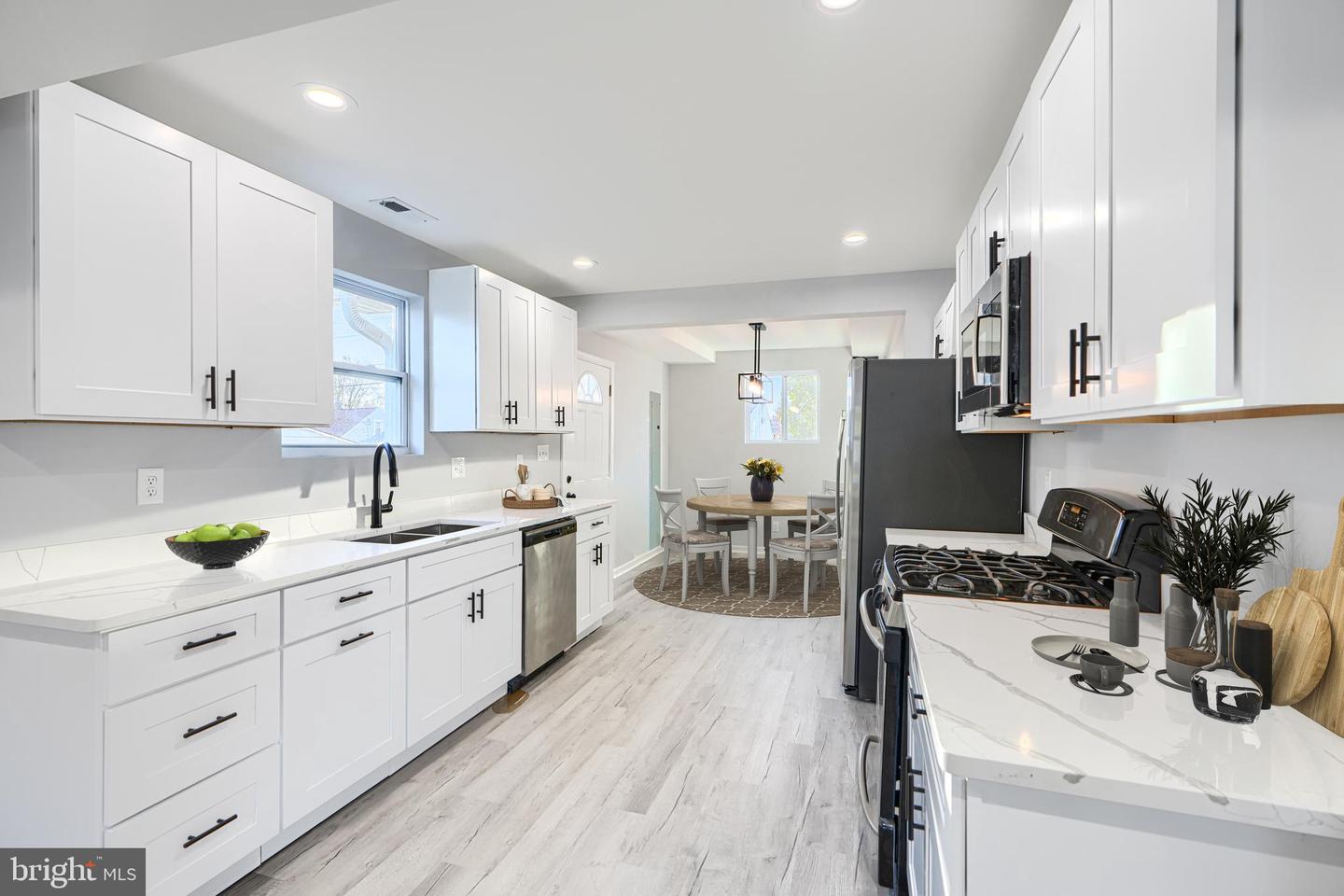 9 Avenal Rd Property Photo 1