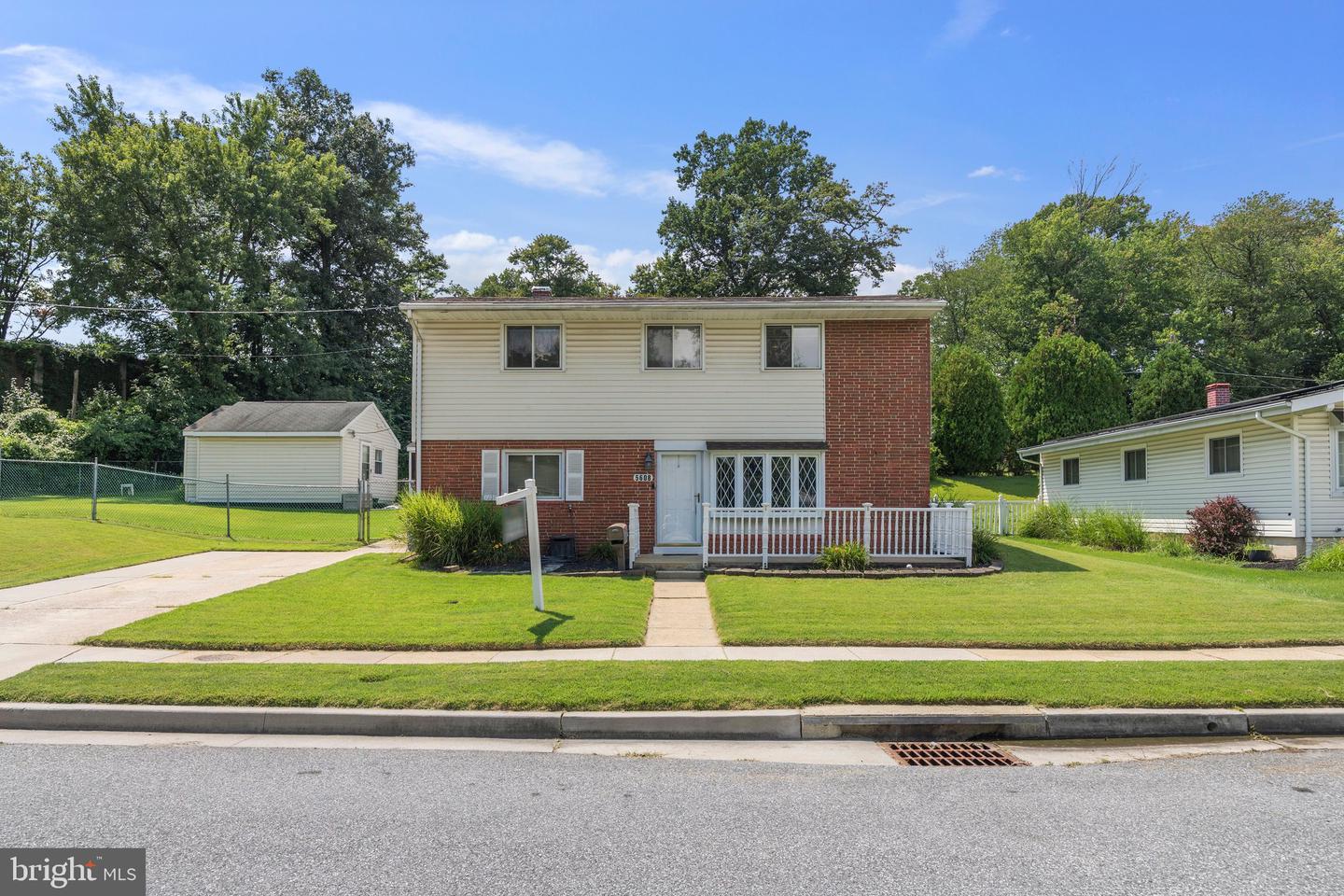 5608 HUNTSMOOR RD Property Photo 1
