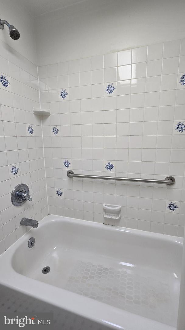 1016 Grovehill Rd Property Photo 57