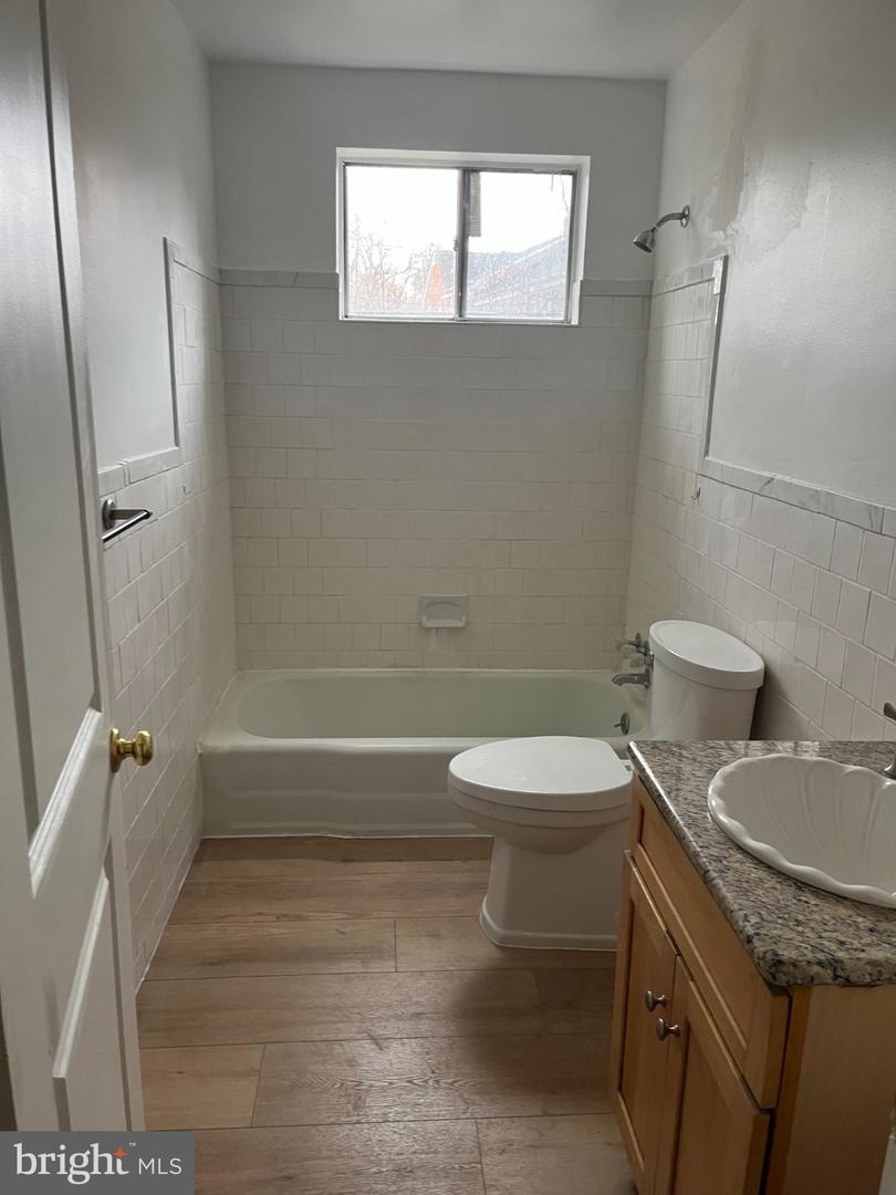 1005 Cedarcroft Rd Property Photo 3