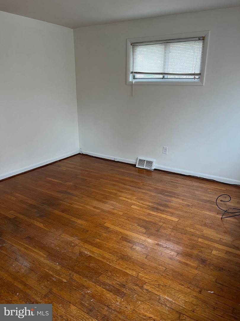 1005 Cedarcroft Rd Property Photo 7