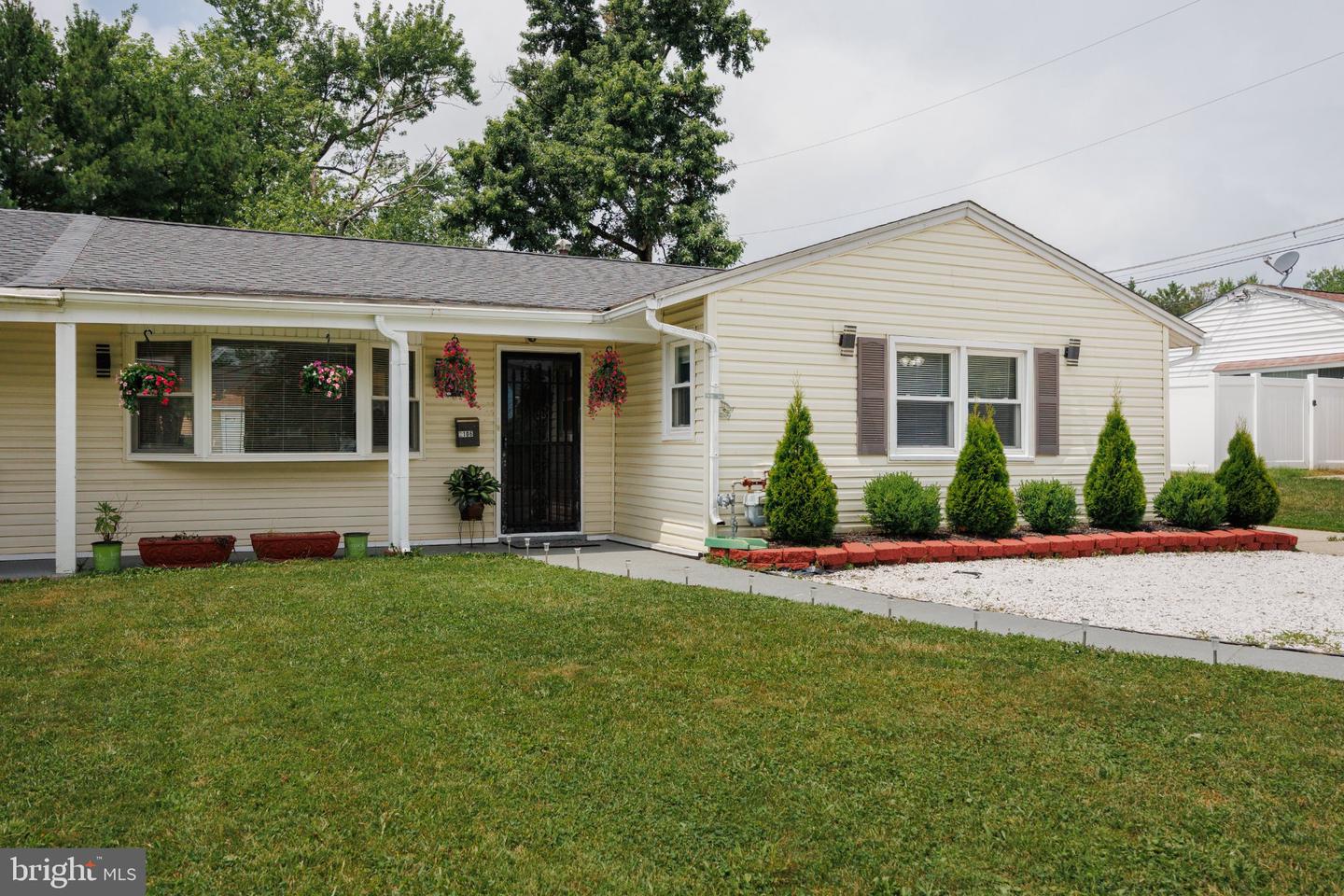 2106 N Rolling Rd N Property Photo 3