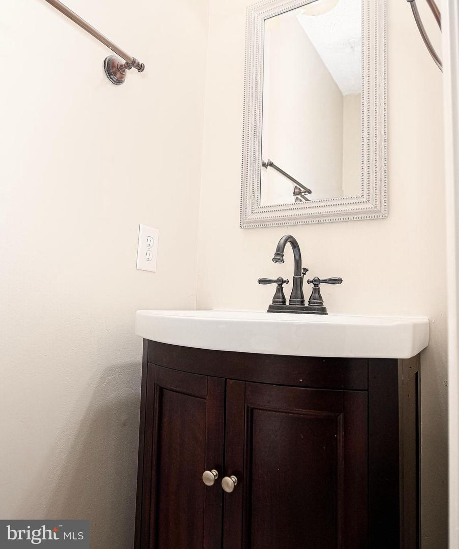 9745 Harvester Cir #9745 Property Photo 8