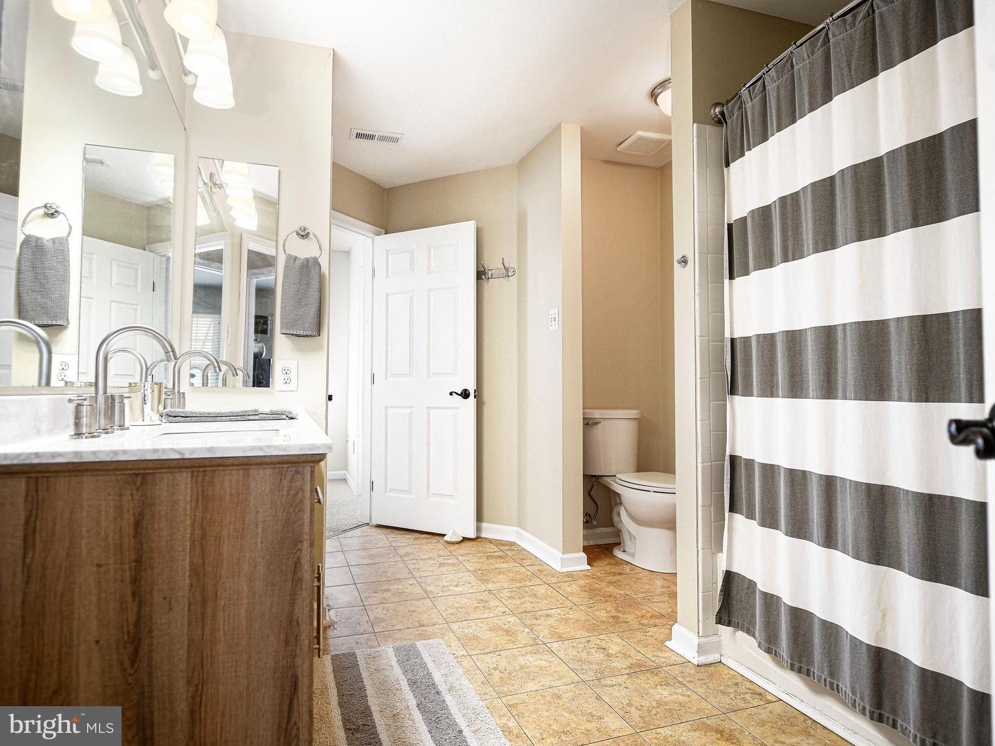 9745 Harvester Cir #9745 Property Photo 24