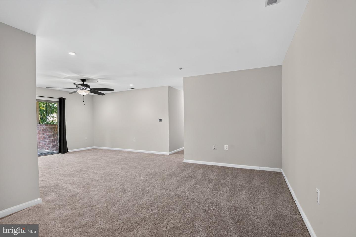 3905 Darleigh Rd #g Property Photo 5