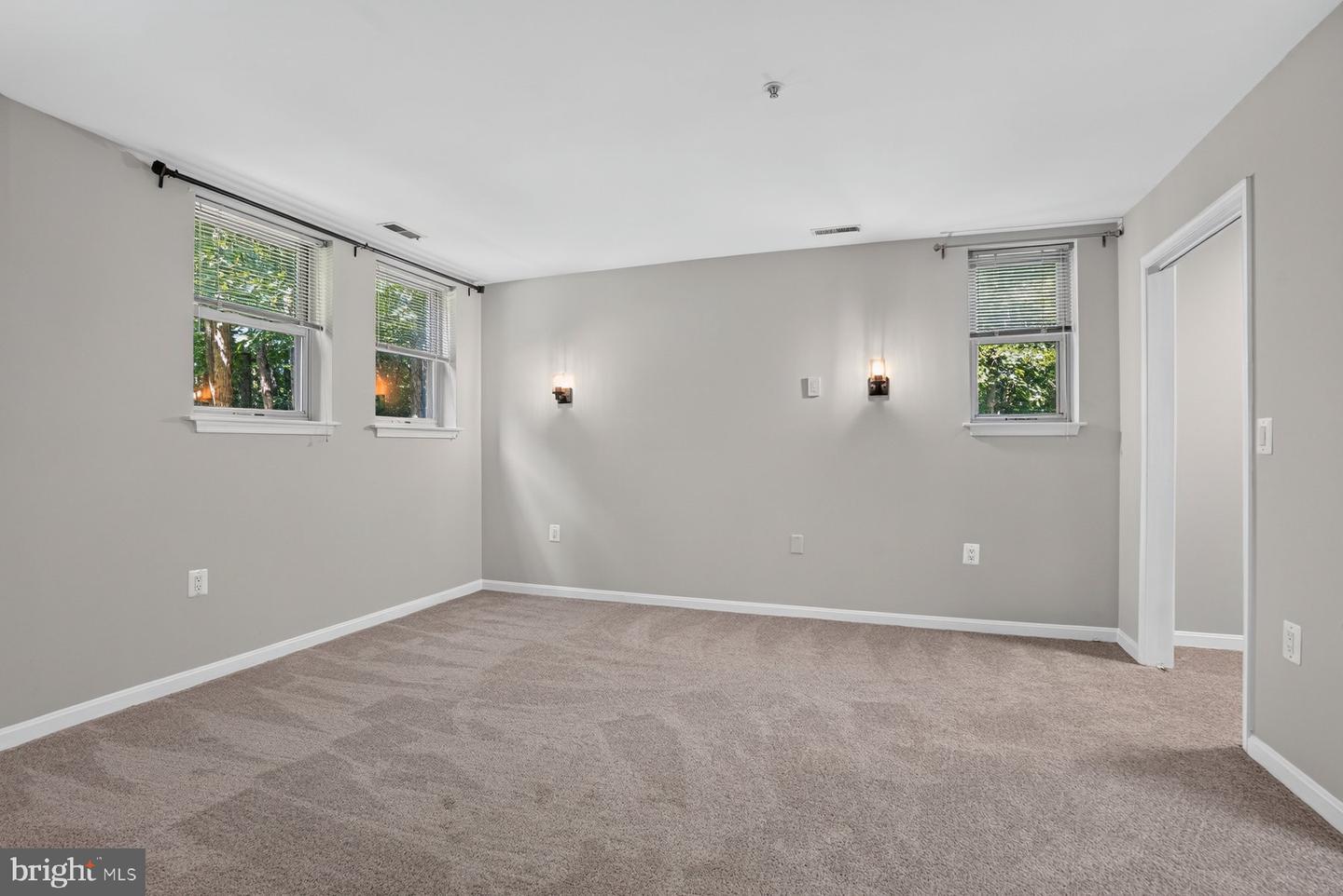 3905 Darleigh Rd #g Property Photo 14