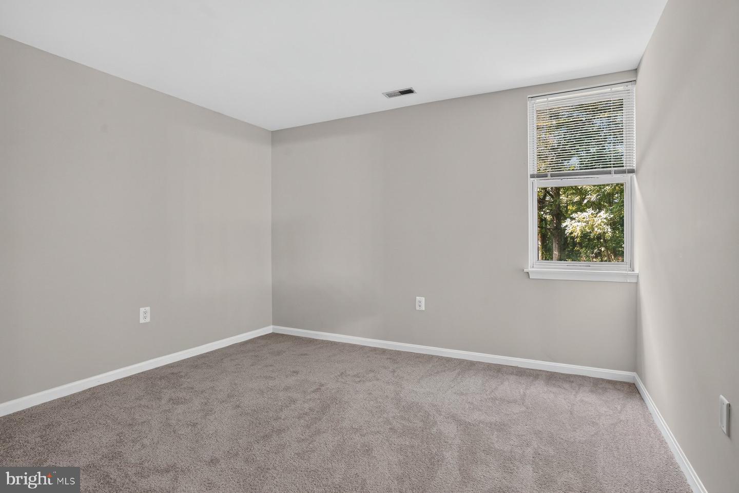 3905 Darleigh Rd #g Property Photo 20