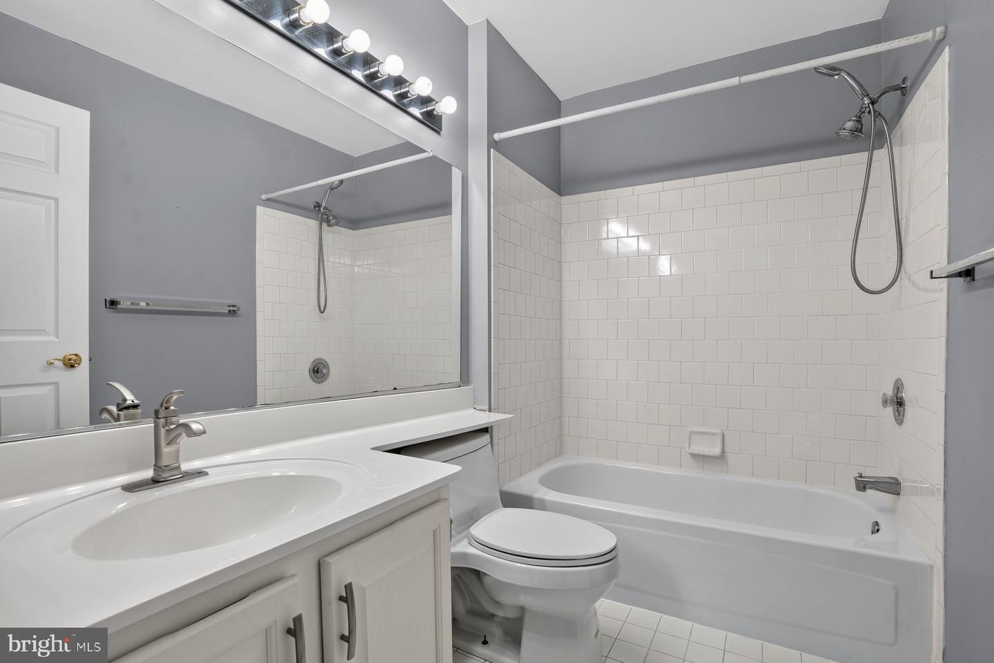 3905 Darleigh Rd #g Property Photo 24