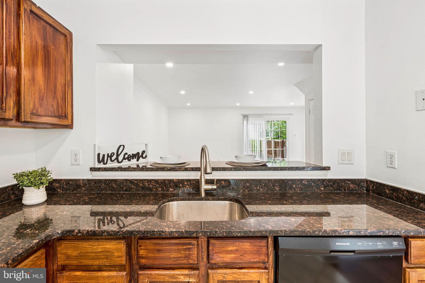 3820 Rolling Way Property Photo 10