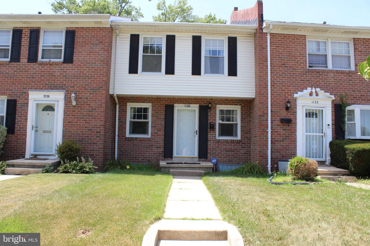 1120 Linkside Dr Property Photo 1