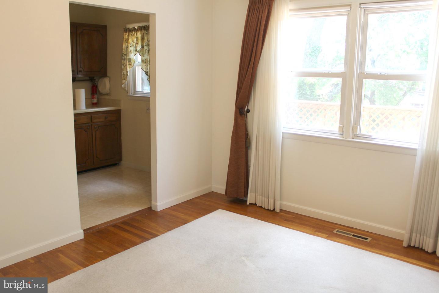 1120 Linkside Dr Property Photo 4