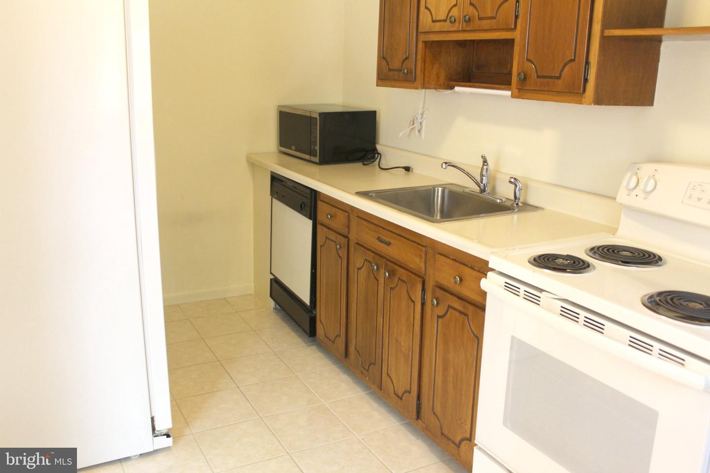 1120 Linkside Dr Property Photo 5