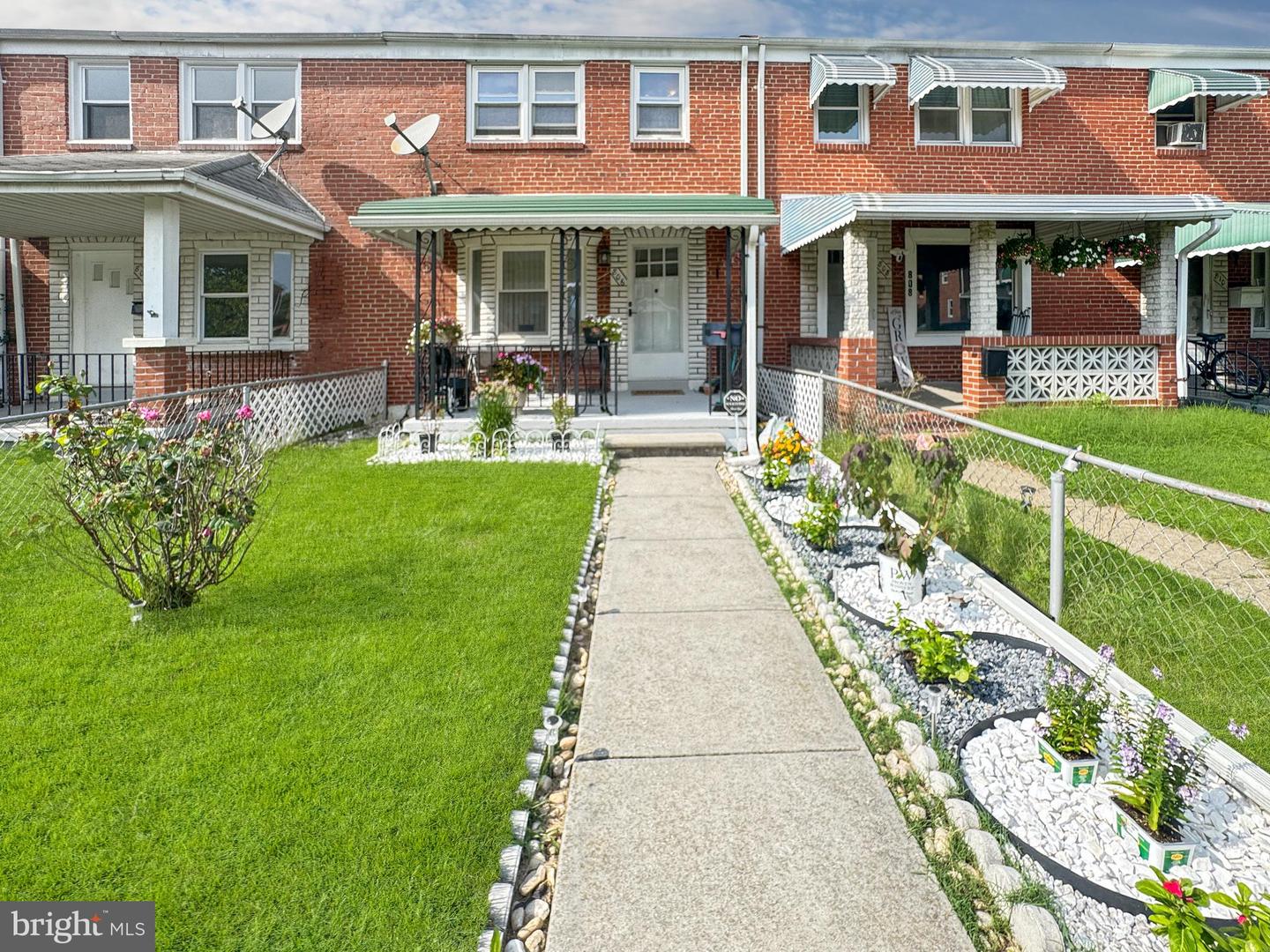 806 ARNCLIFFE RD Property Photo 1