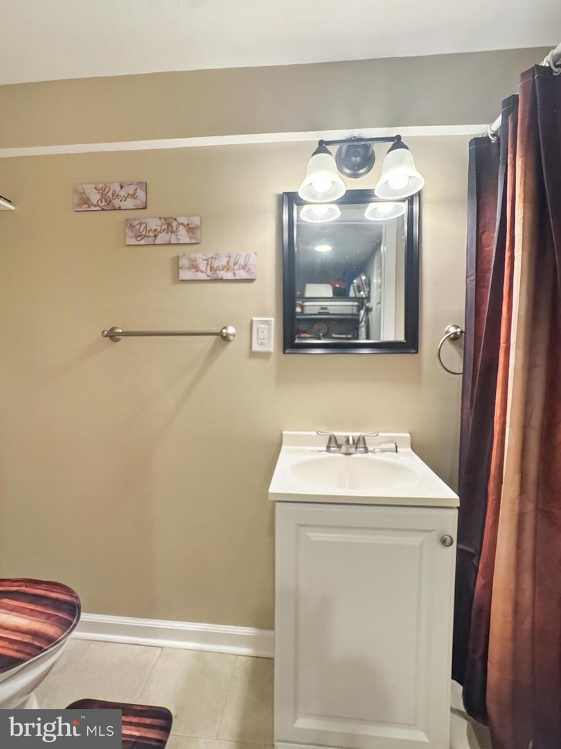 806 Arncliffe Rd Property Photo 17