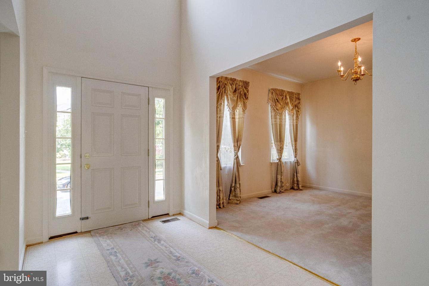 221 Seamaster Rd Property Photo 4
