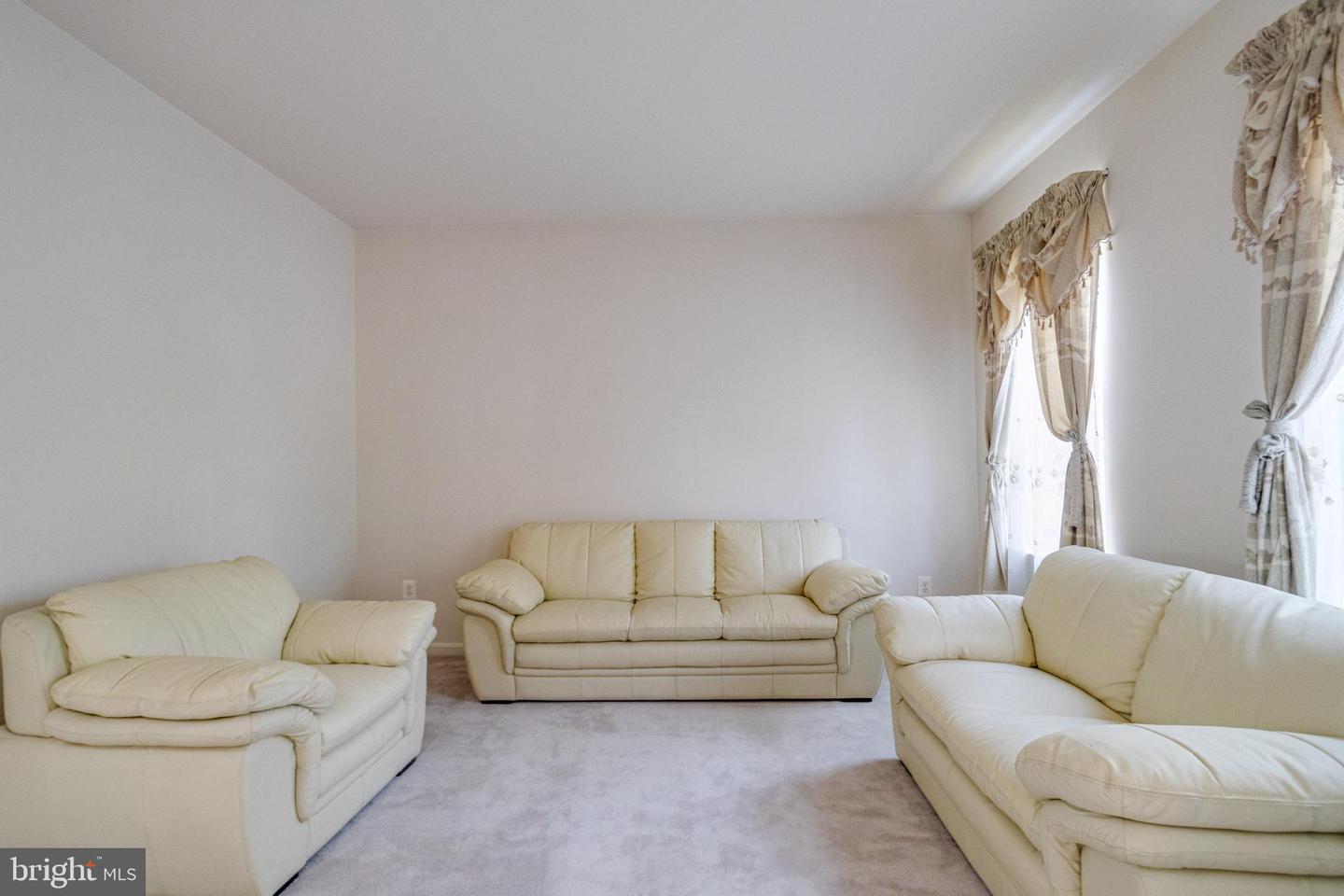 221 Seamaster Rd Property Photo 6