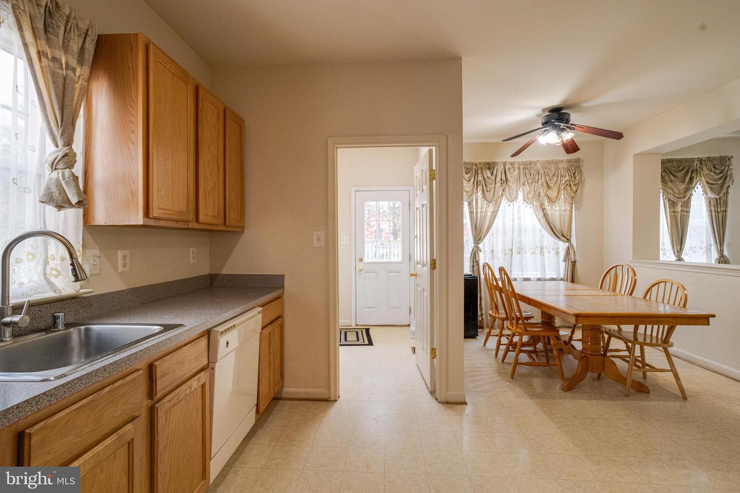 221 Seamaster Rd Property Photo 27