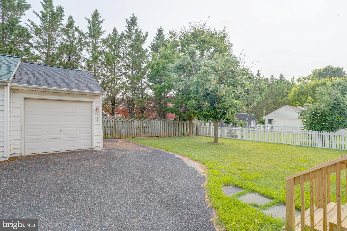 221 Seamaster Rd Property Photo 63