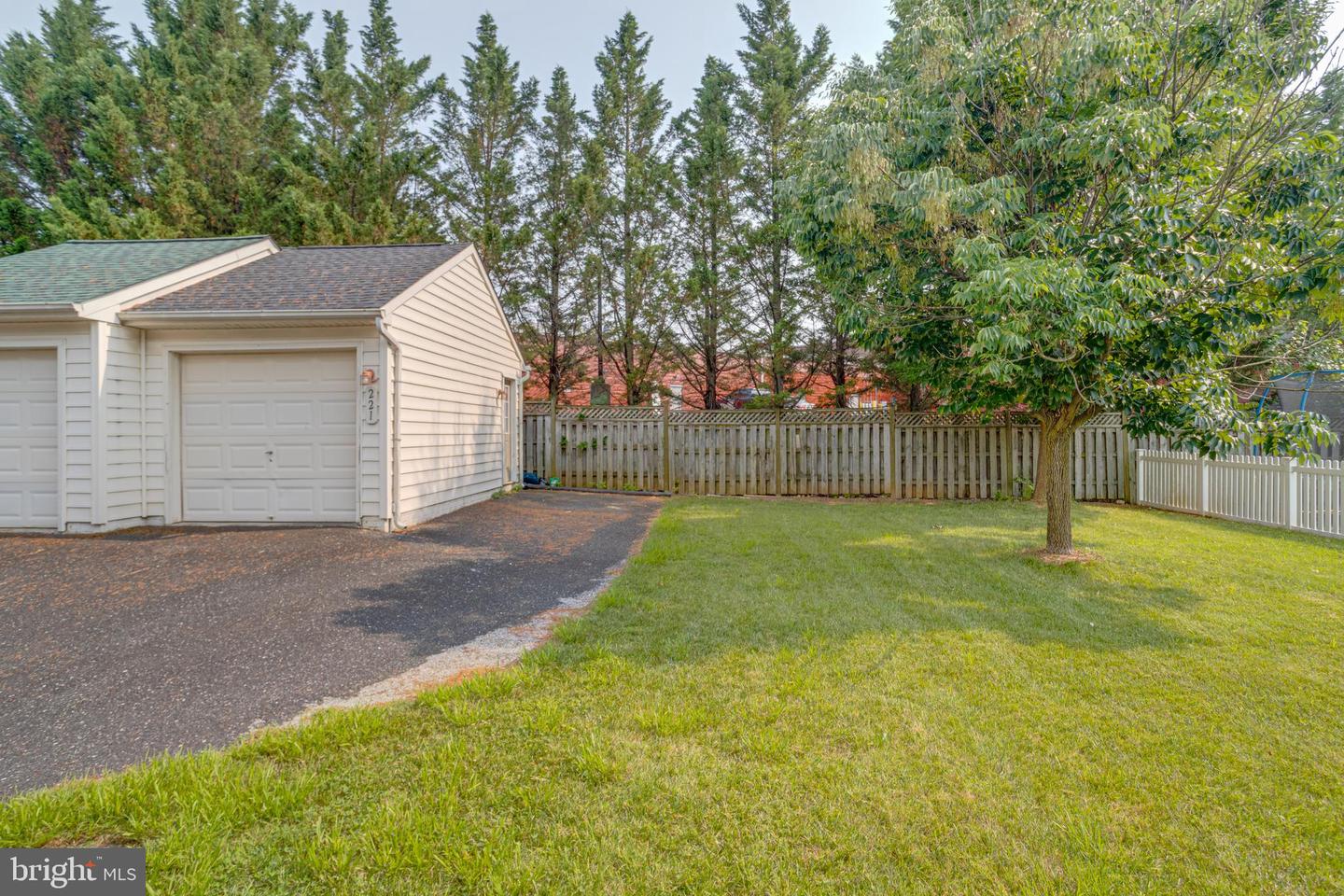 221 Seamaster Rd Property Photo 64