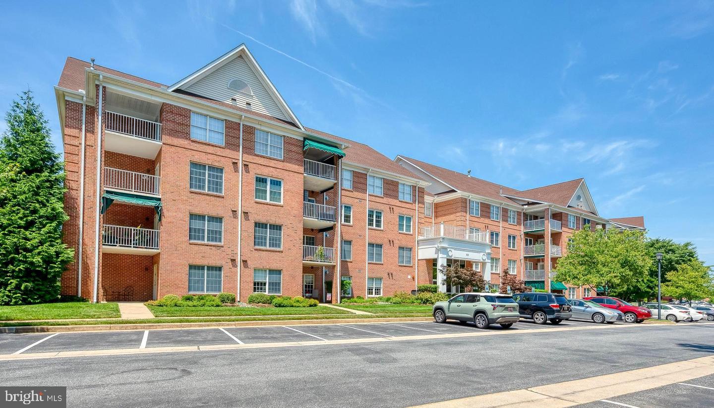 620 Straffan Dr #302 Property Photo 1