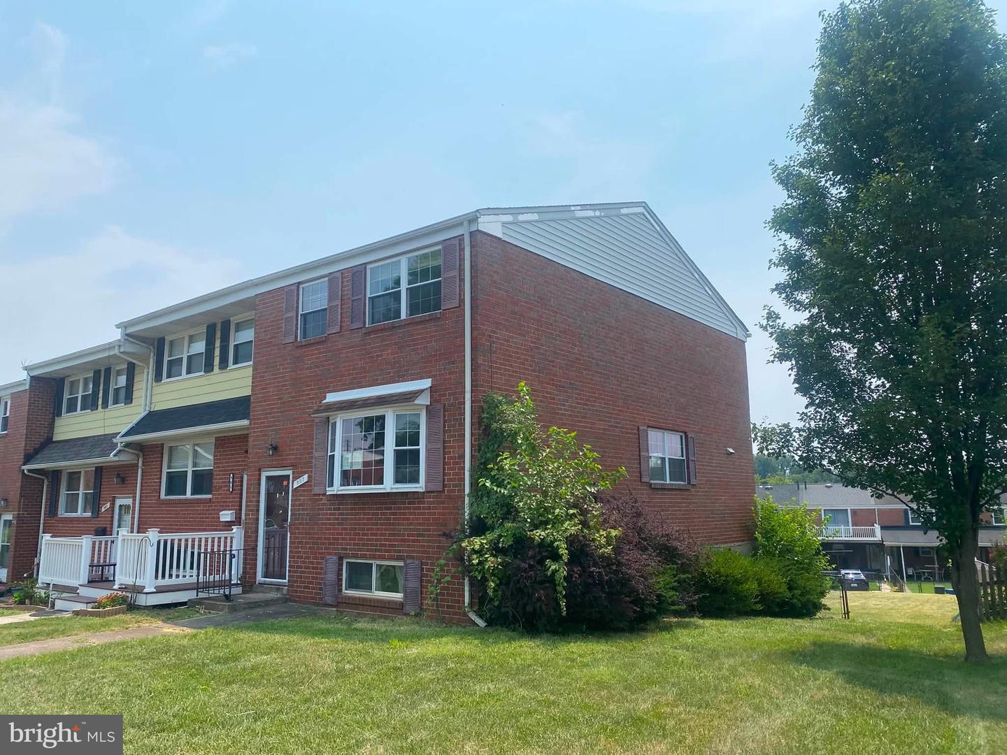 907 Stormont Cir Property Photo 1