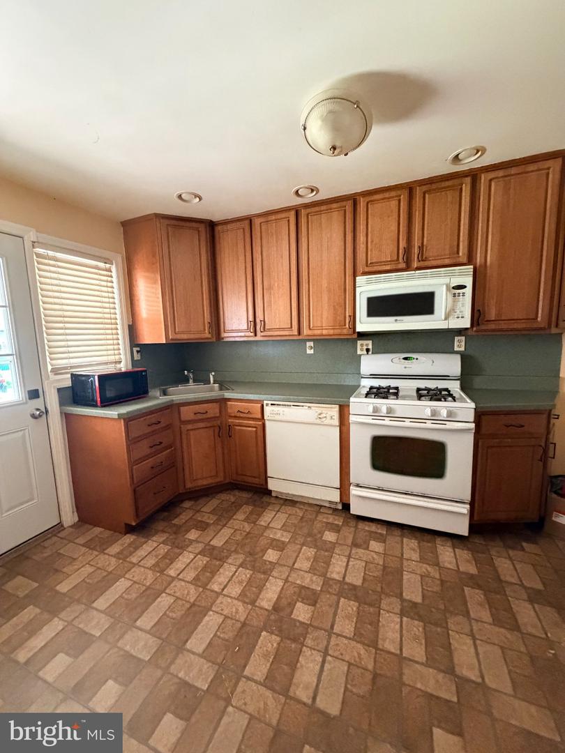 1707 Stokesley Property Photo 2