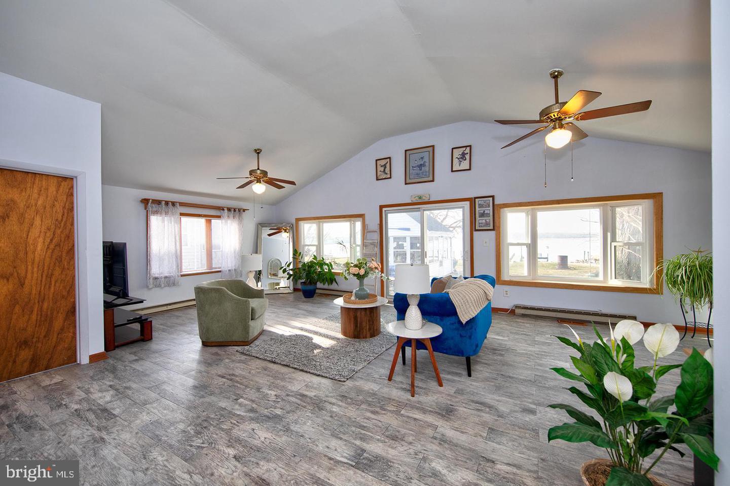 13202 Cherwin Property Photo 3