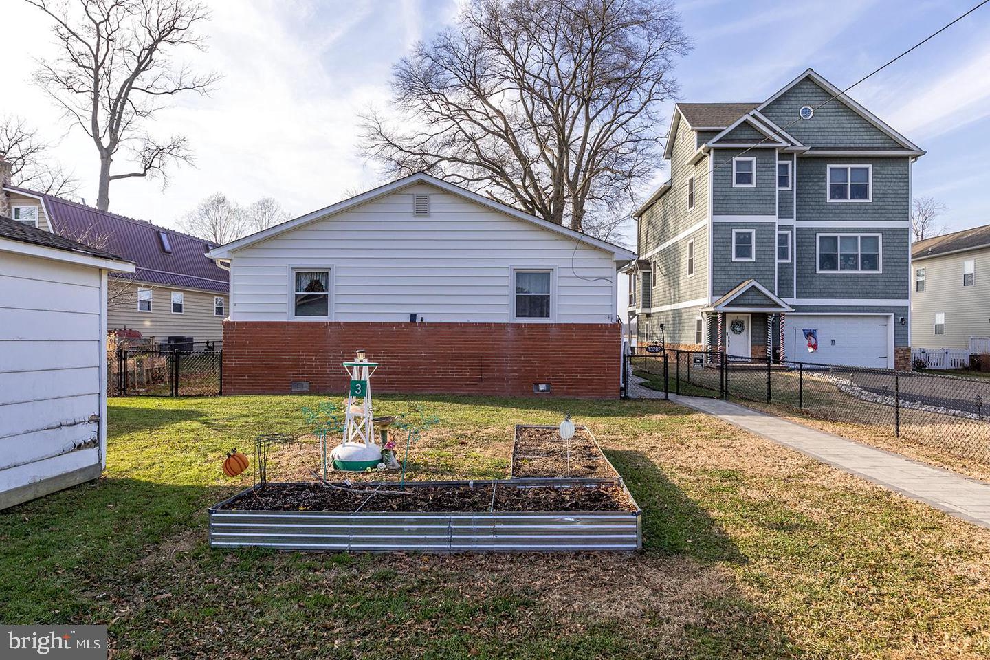 13202 Cherwin Property Photo 15