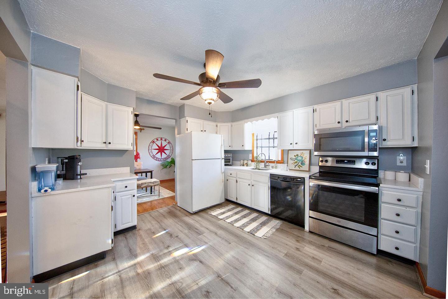 13202 Cherwin Property Photo 18