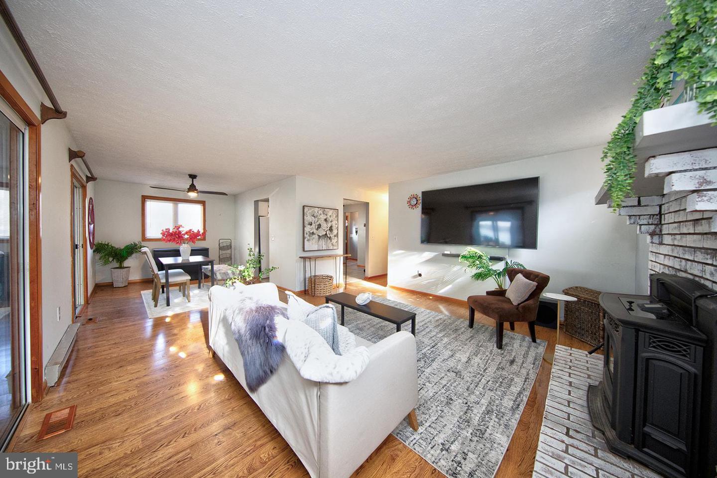 13202 Cherwin Property Photo 22