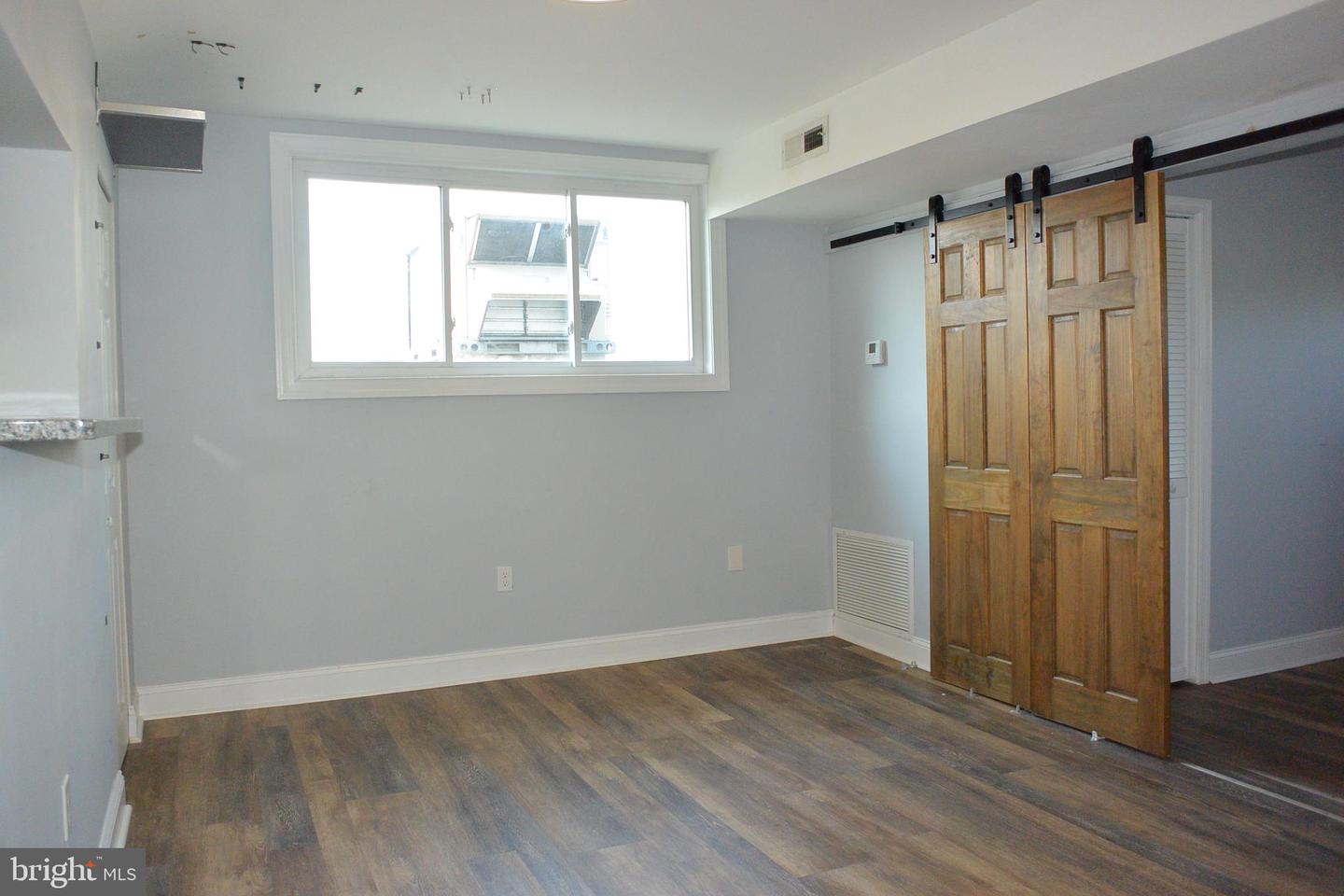 6807 York Rd #b Property Photo 4
