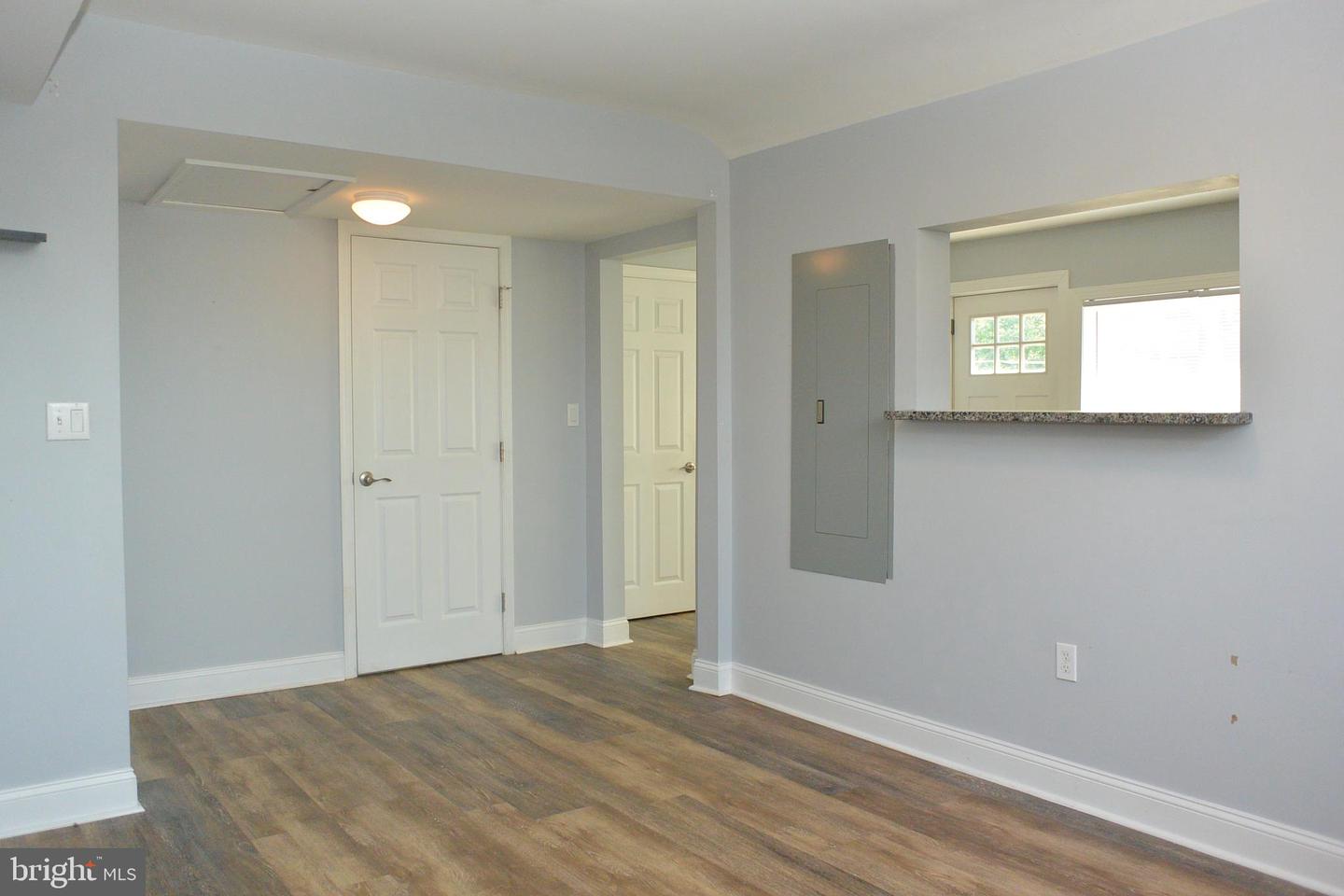6807 York Rd #b Property Photo 6