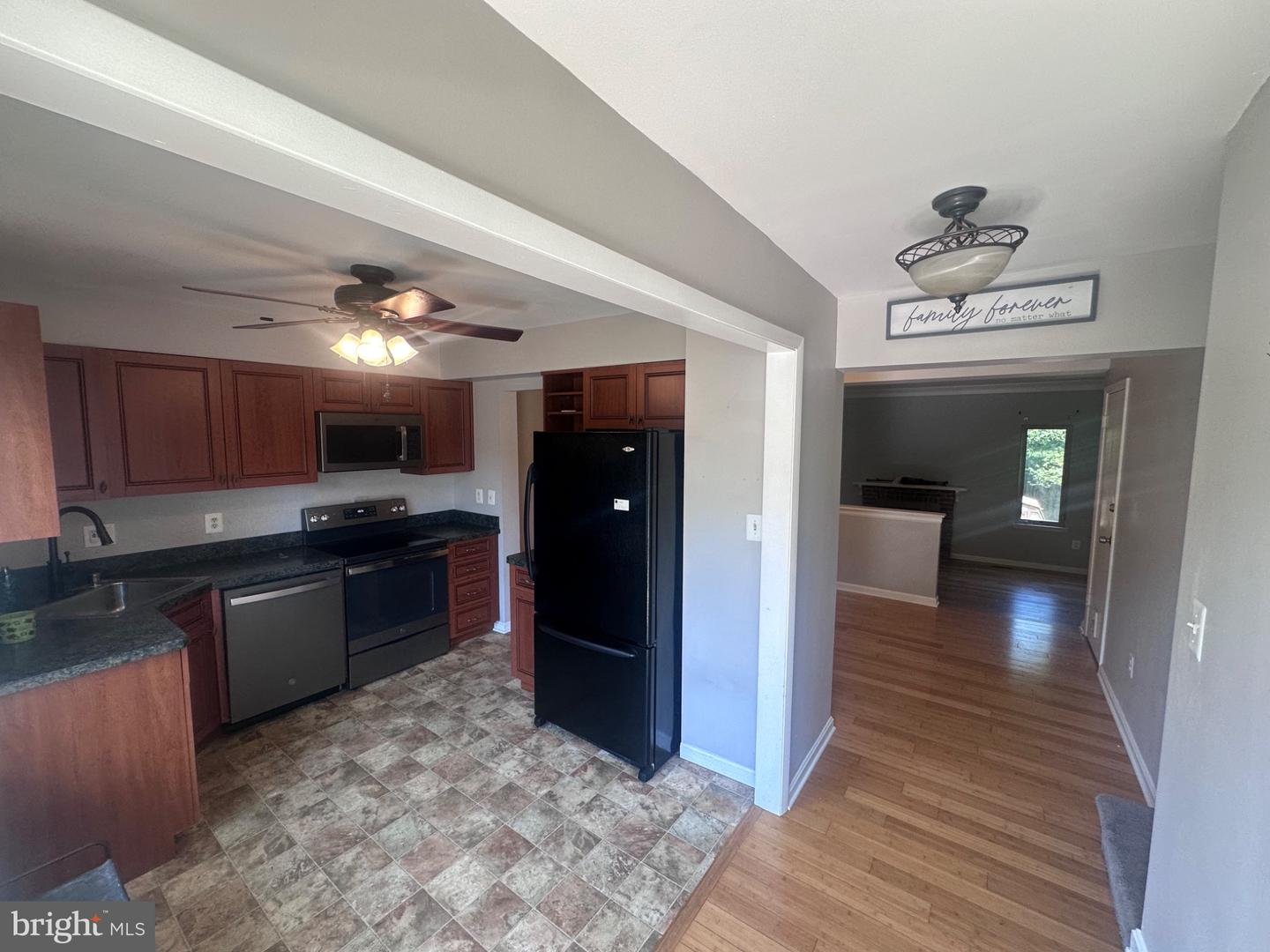 133 Bourbon Ct Property Photo 1