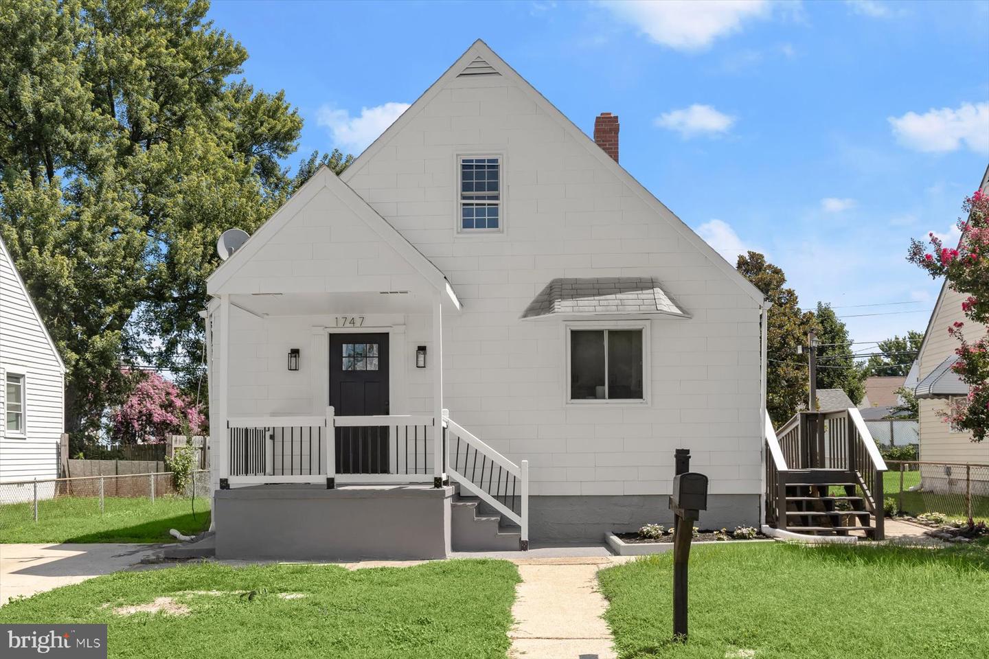 1747 Brookview Rd Property Photo 1
