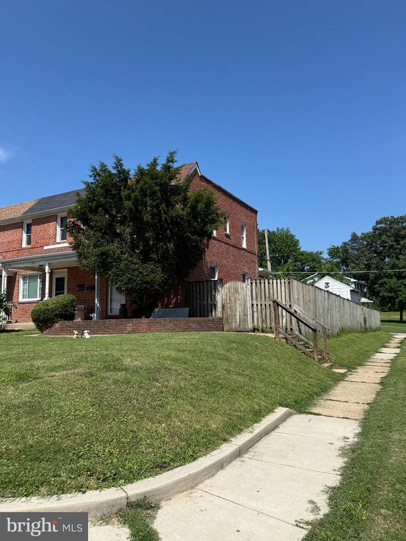 217 Endsleigh Ave Property Photo 2