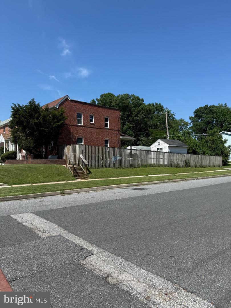217 Endsleigh Ave Property Photo 3