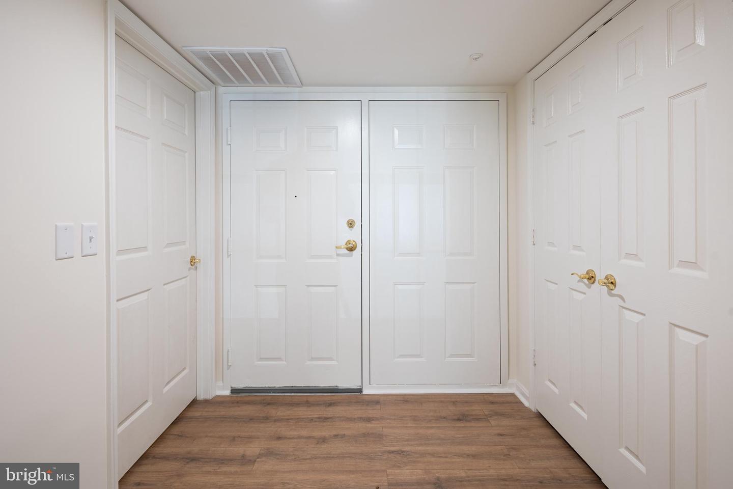 200 Belmont Forest Ct #101 Property Photo 2